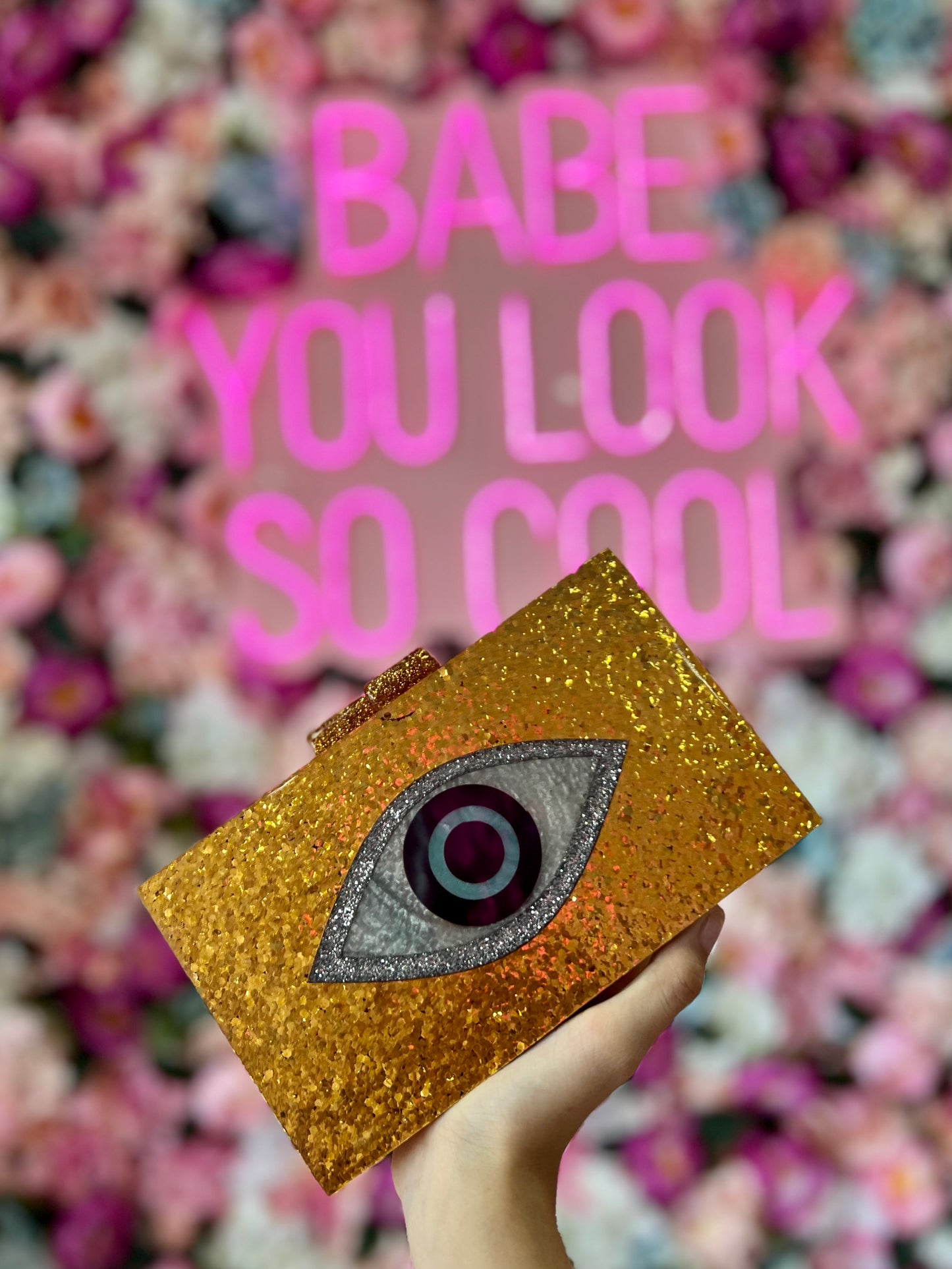 BOLSO CARTERA DORADA CON OJO