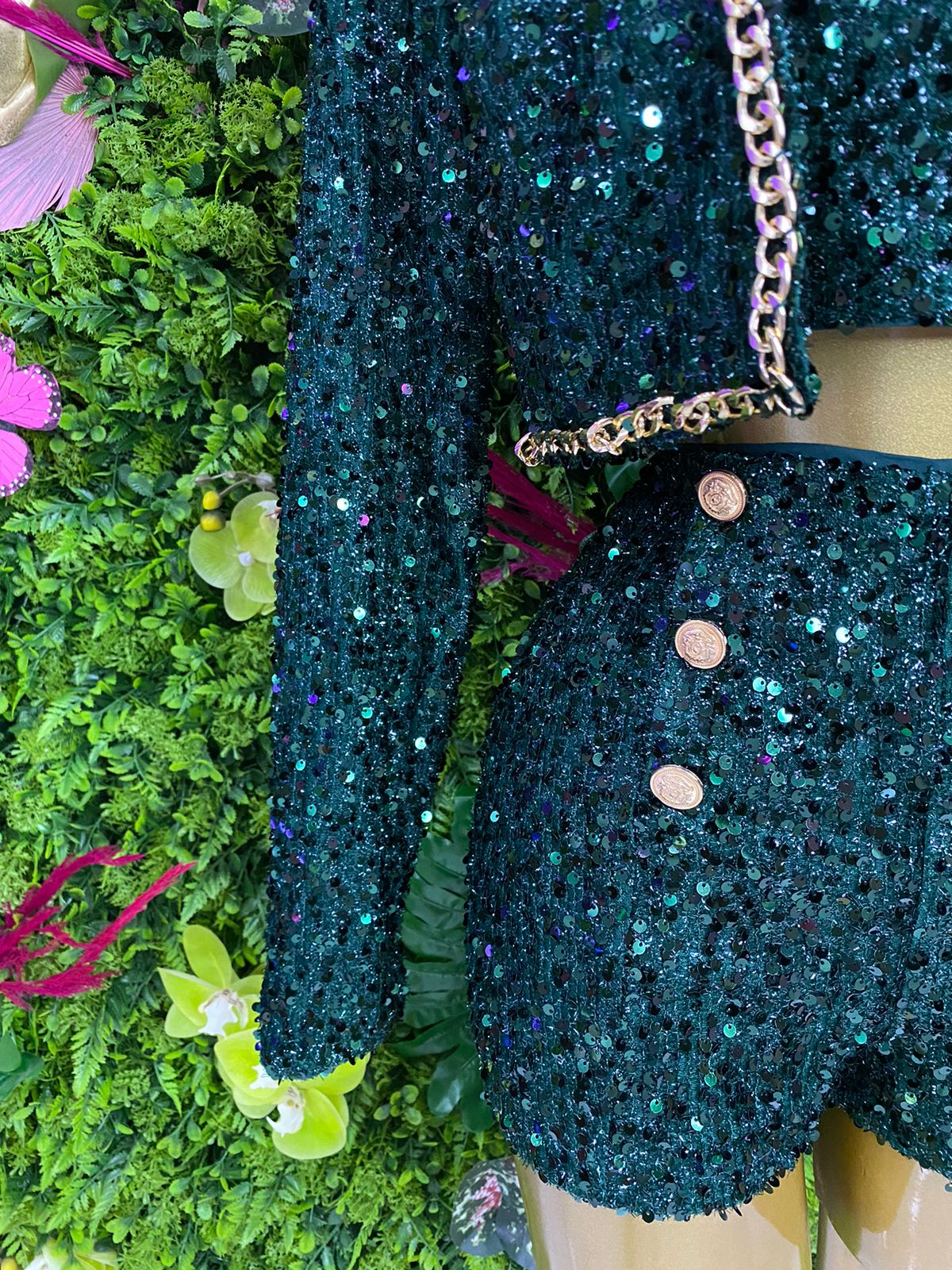 CONJUNTO SHORT/TOP/SACO LENTEJUELA VERDE