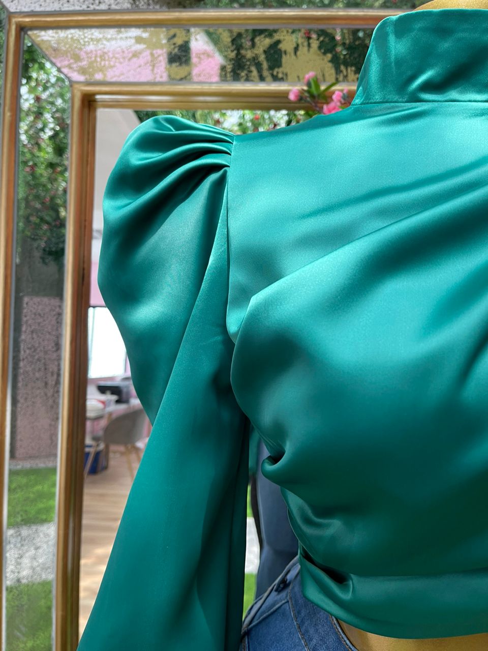 BLUSA CON CIERRE MANGA LARGA BOMBER VERDE