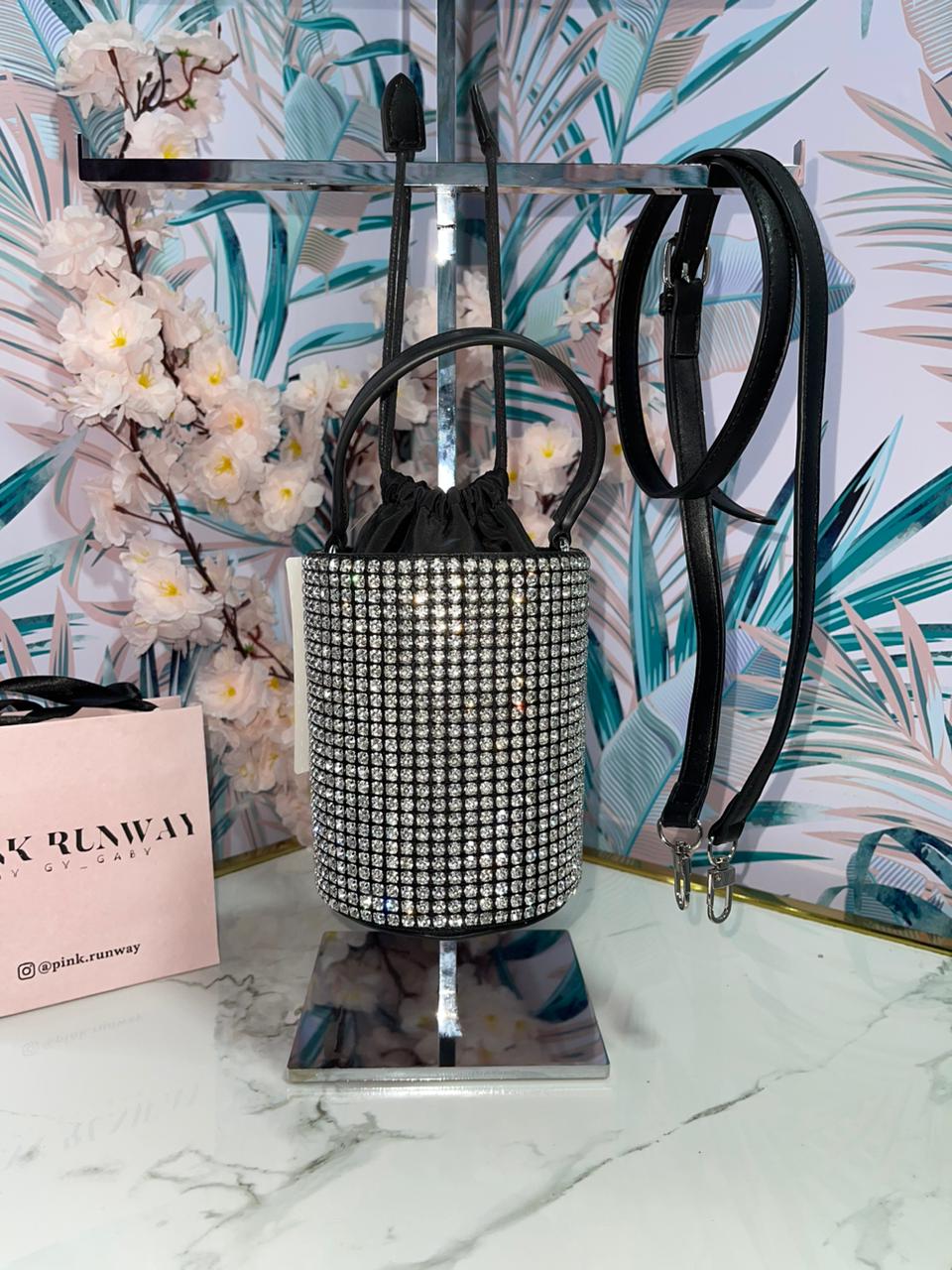BOLSO CILINDRO CON CINTAS AJUSTABLES Y DIAMANTES
