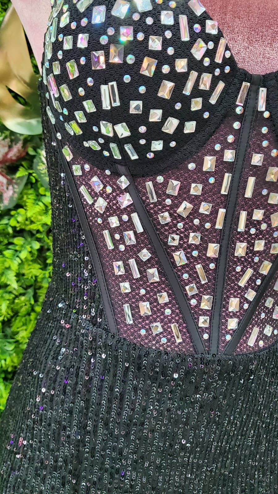 VESTIDO TIRANTES NEGRO CON LENTEJUELAS Y CRISTALES