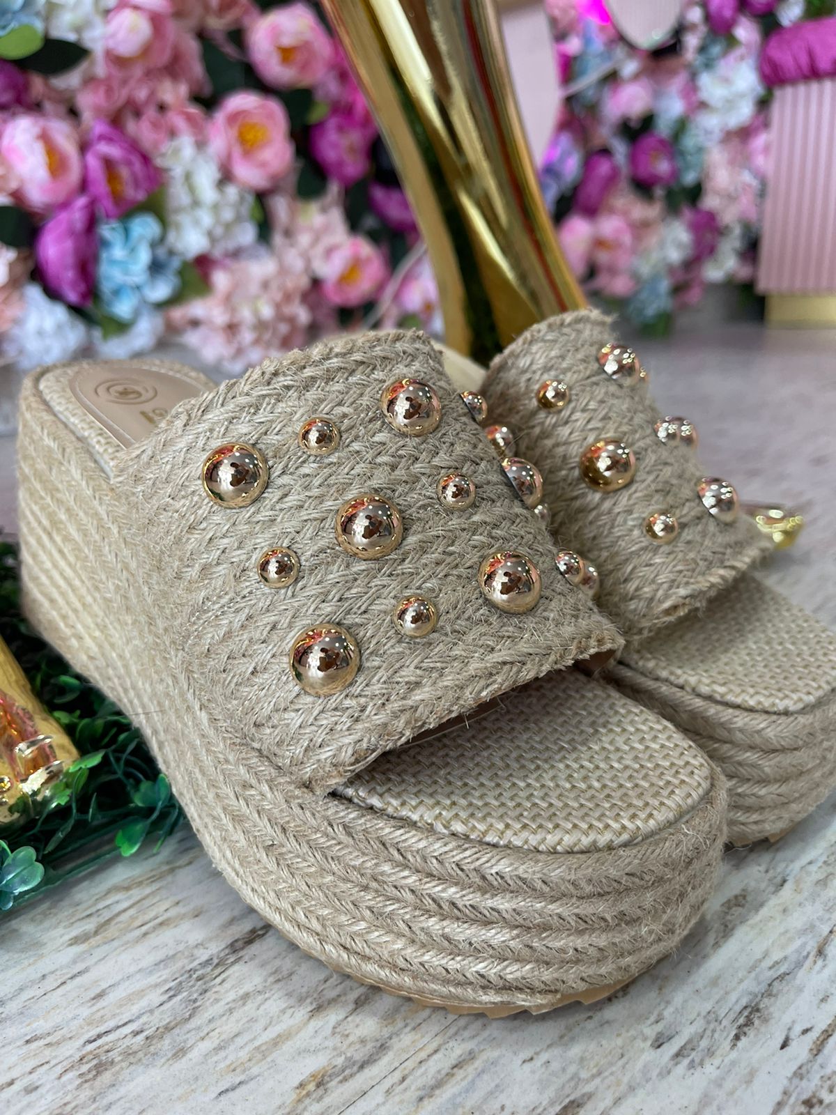 SANDALIAS PLATAFORMA BROQUETES CIRCULARES