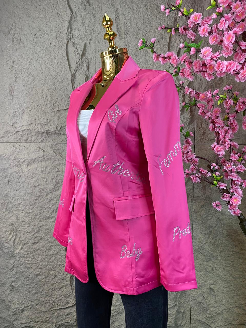 BLAZER CON LETRAS BRILLANTES ROSA