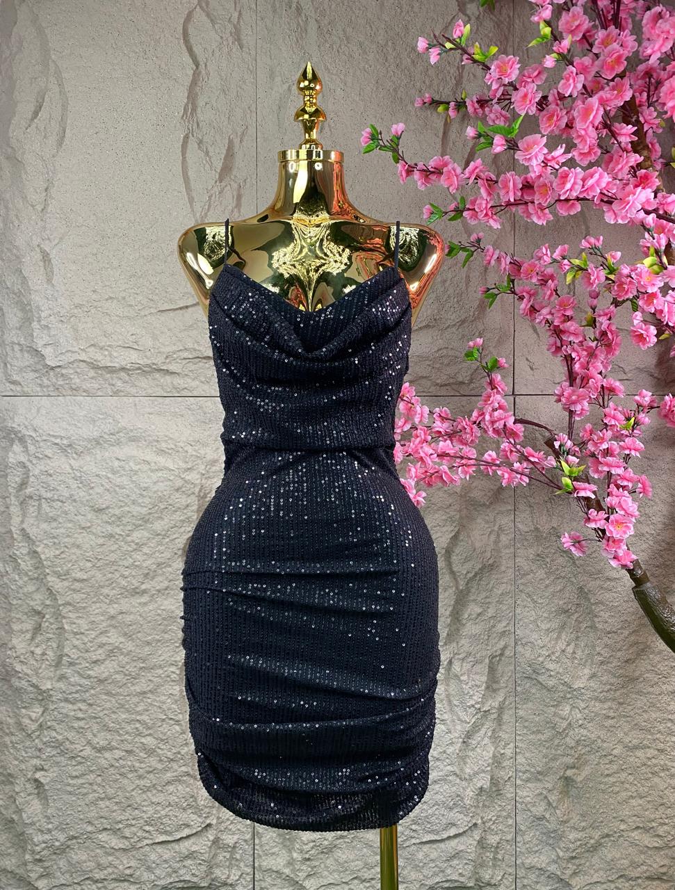 VESTIDO DRAPEADO LENTEJUELA NEGRA