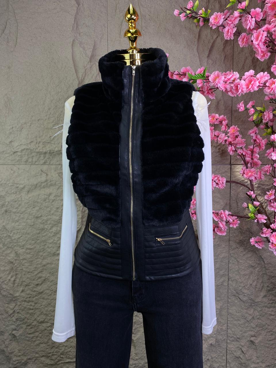 CHALECO PELUCHE Y VINIPIEL NEGRO