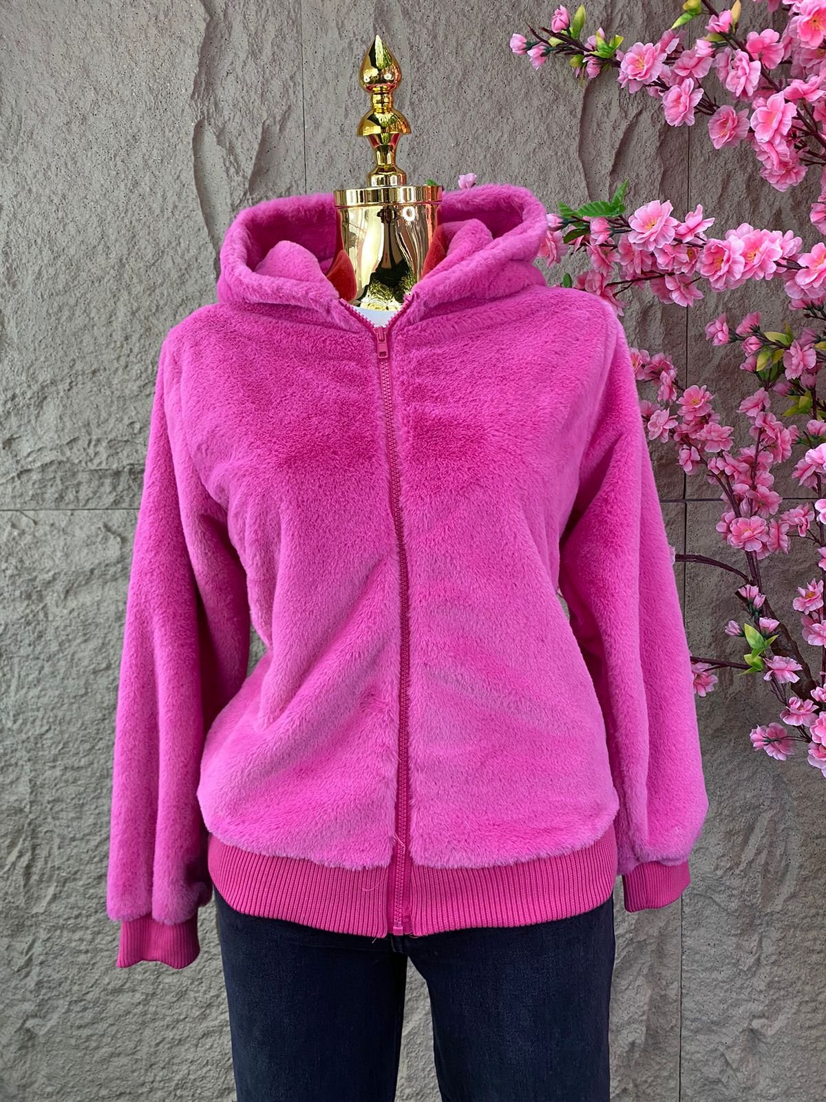 CHAMARRA CON GORRO ROSA BARBIE