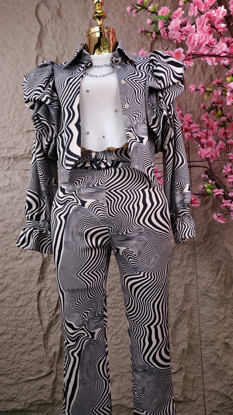 CONJUNTO PANT/SACO CORTO CON ONDAS BEIGE