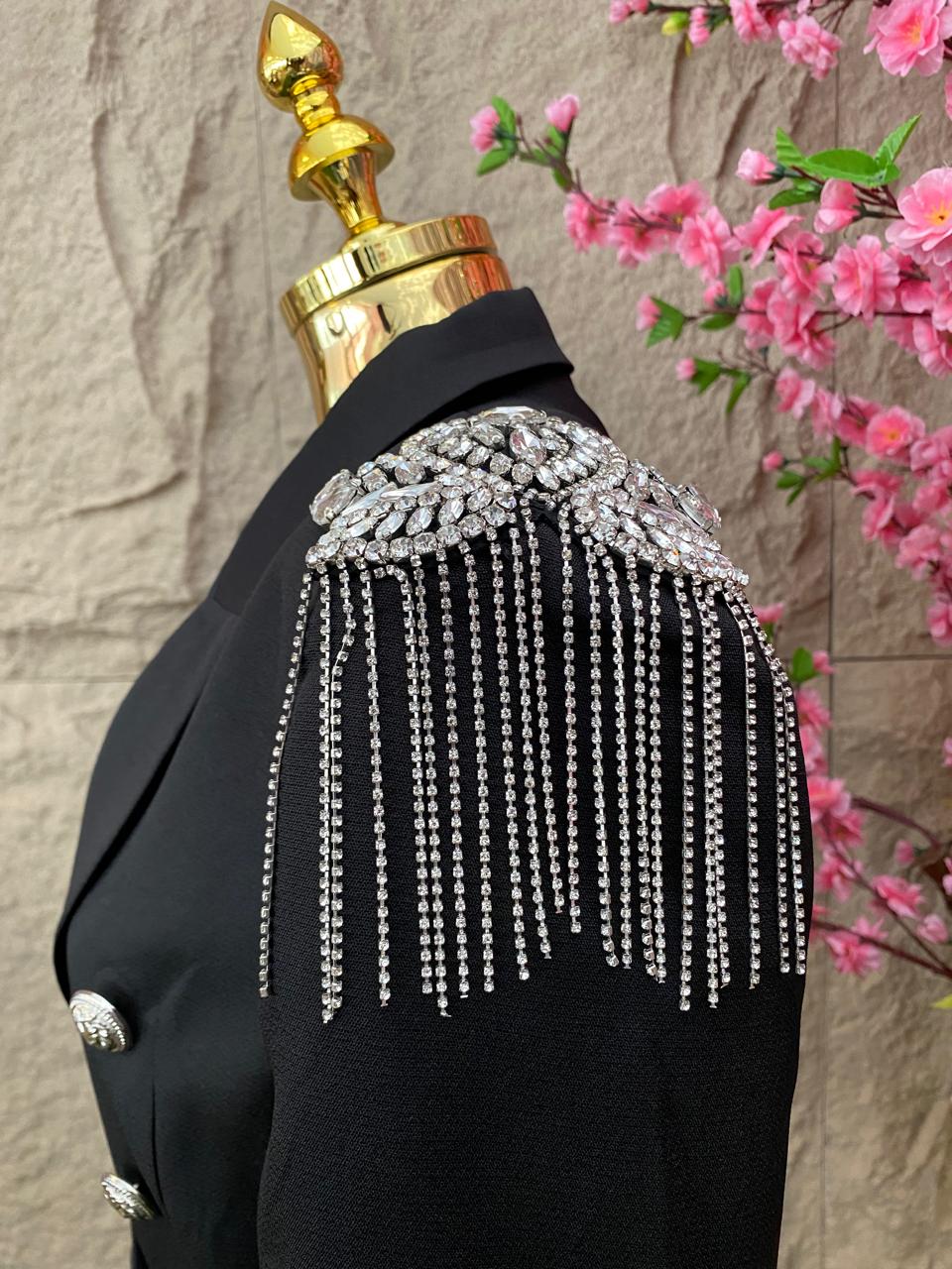BLAZER CON HOMBRERAS BRILLANTES