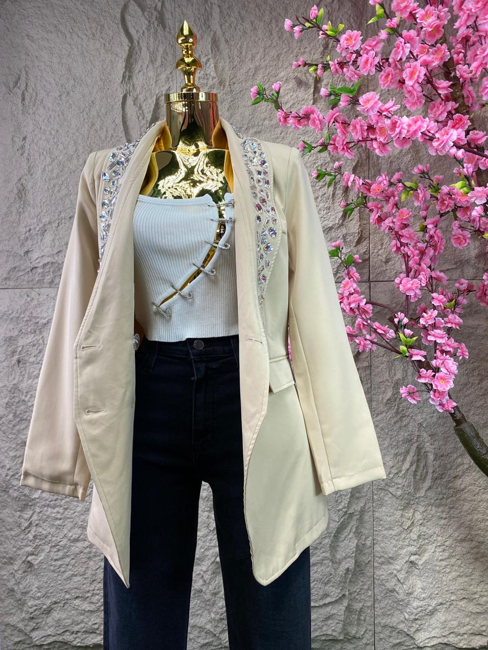BLAZER CON PIEDRAS BEIGE