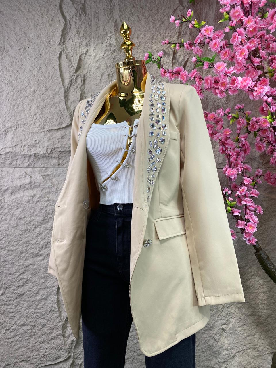 BLAZER CON PIEDRAS BEIGE