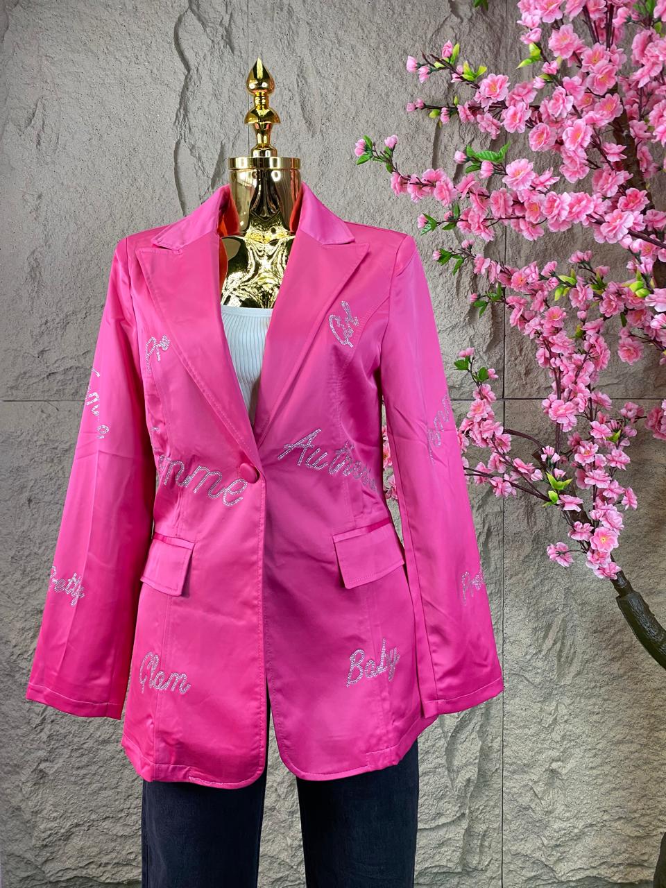 BLAZER CON LETRAS BRILLANTES ROSA