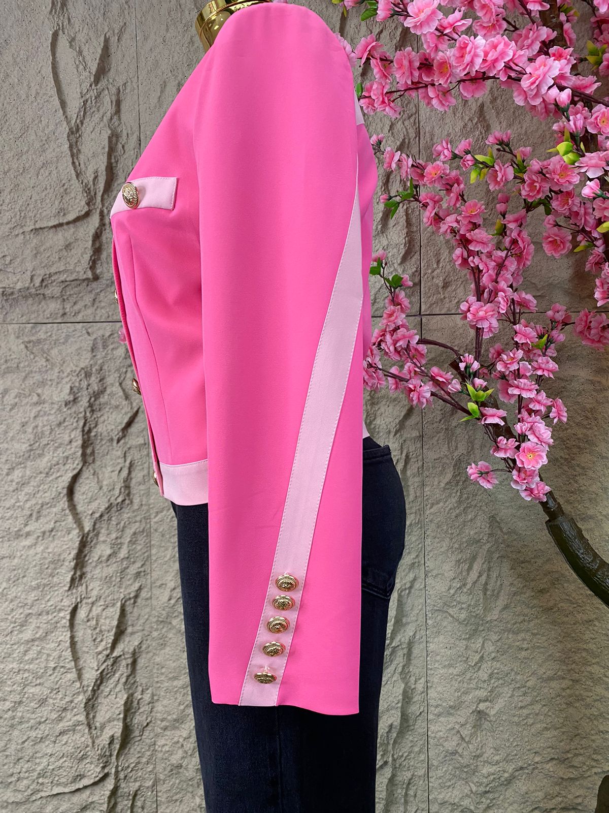 BLAZER CORTO CON BOTONES