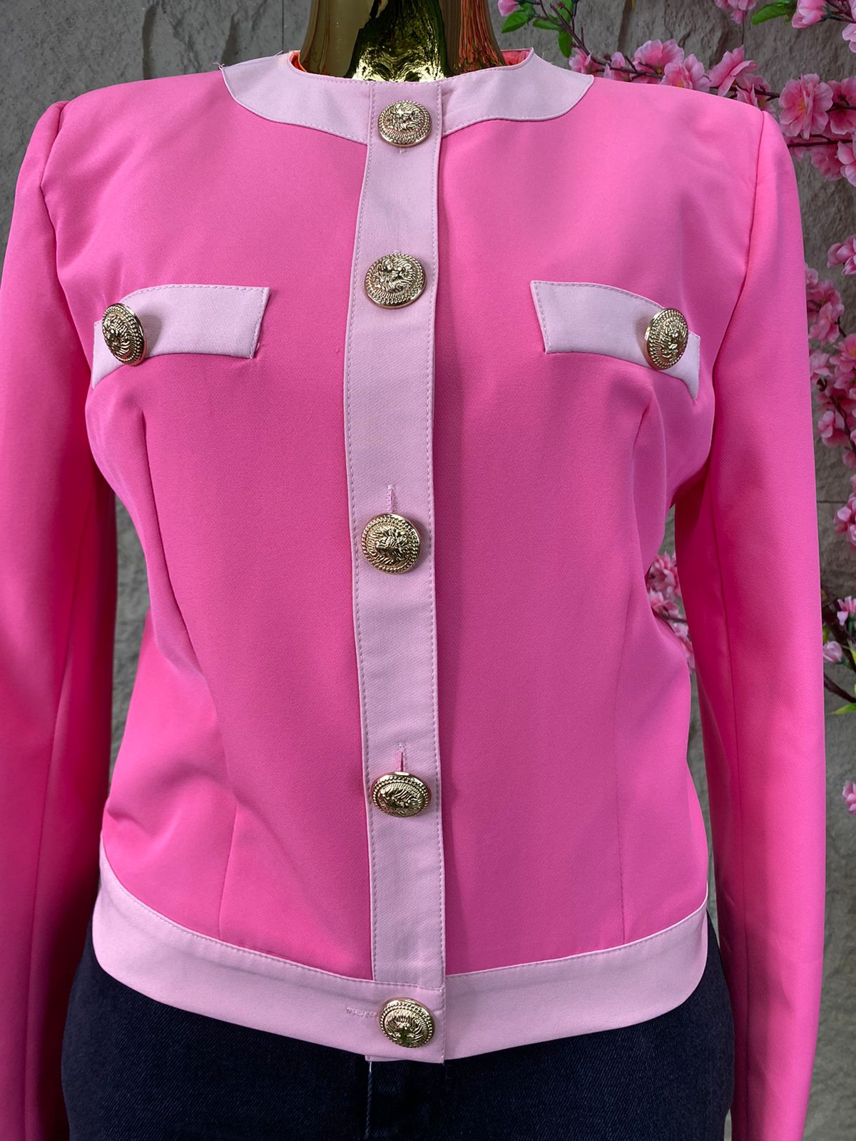 BLAZER CORTO CON BOTONES