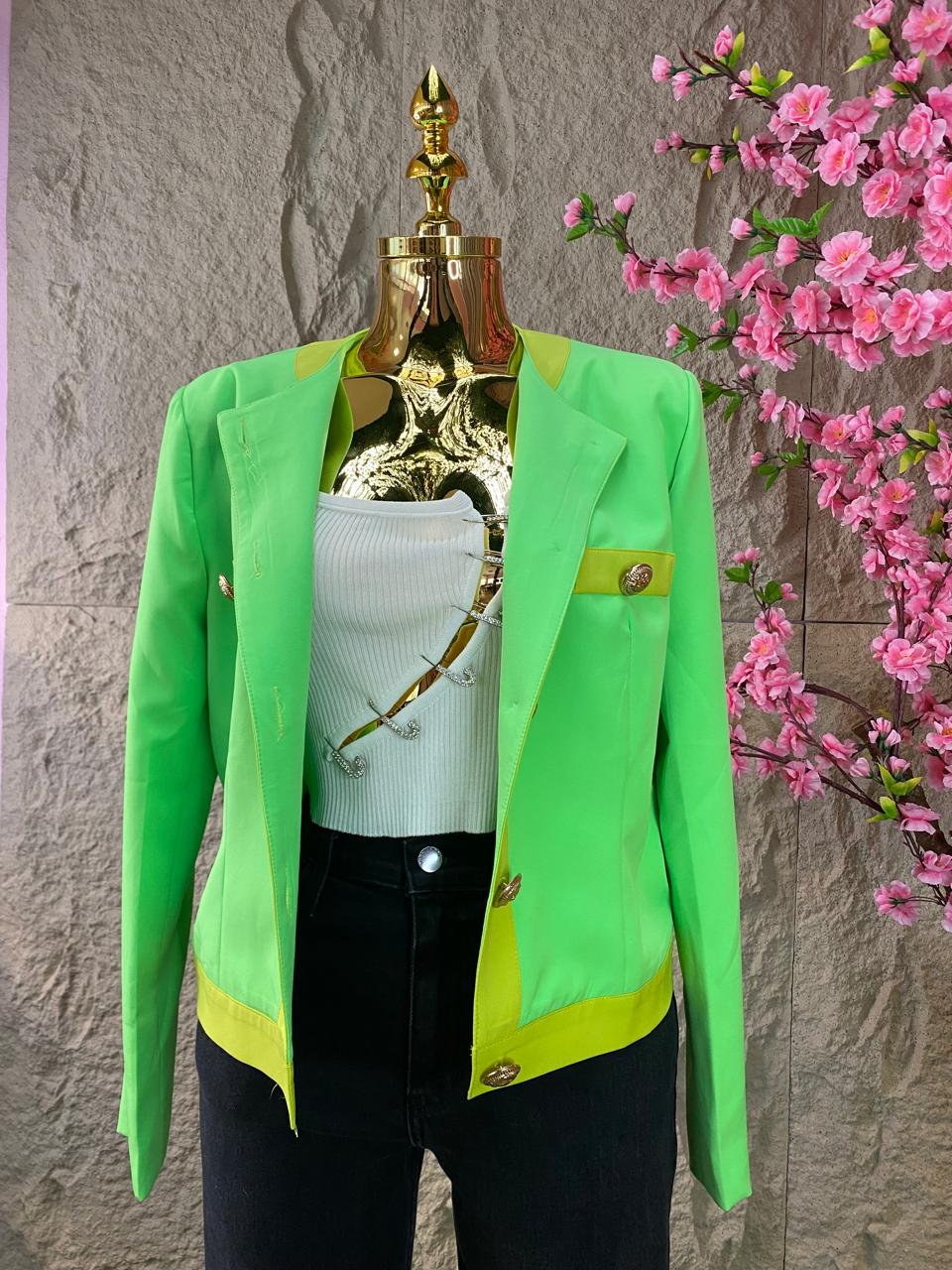 BLAZER CORTO CON BOTONES