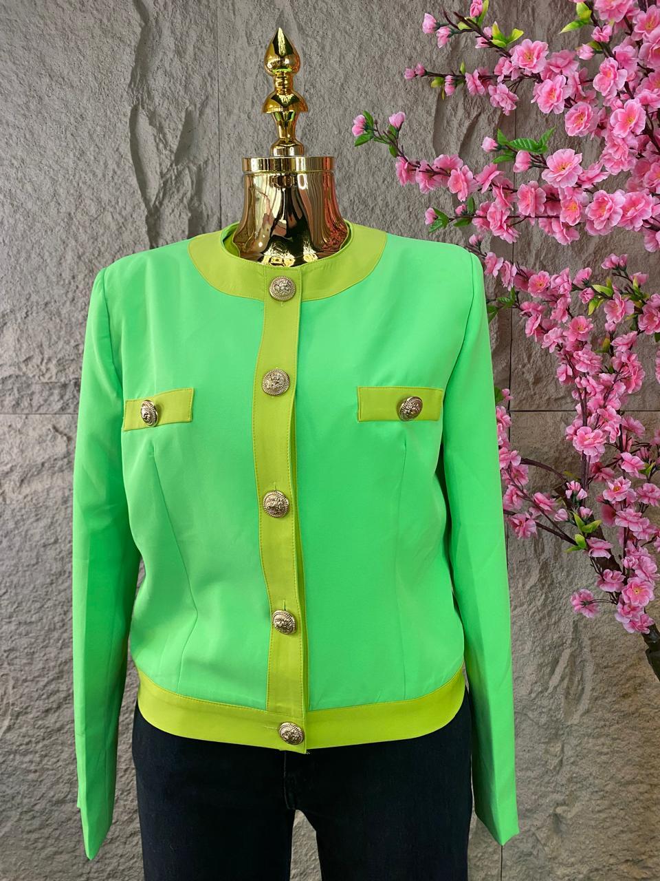 BLAZER CORTO CON BOTONES
