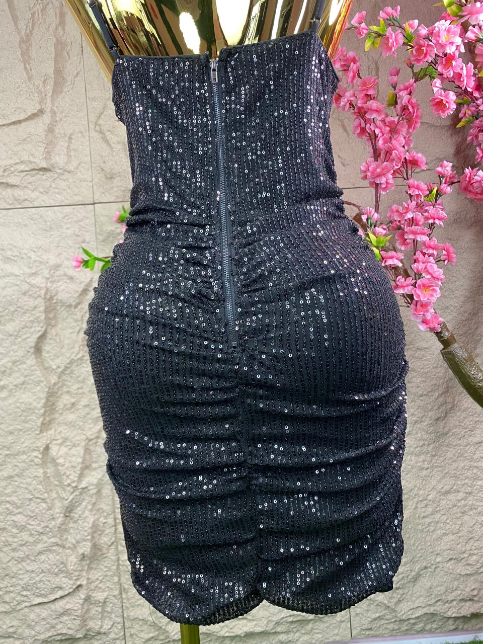 VESTIDO DRAPEADO LENTEJUELA NEGRA