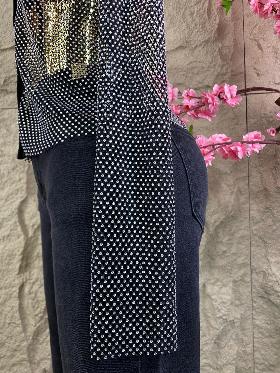 BLUSA ML DE RED Y BRILLOS CON BROCHES