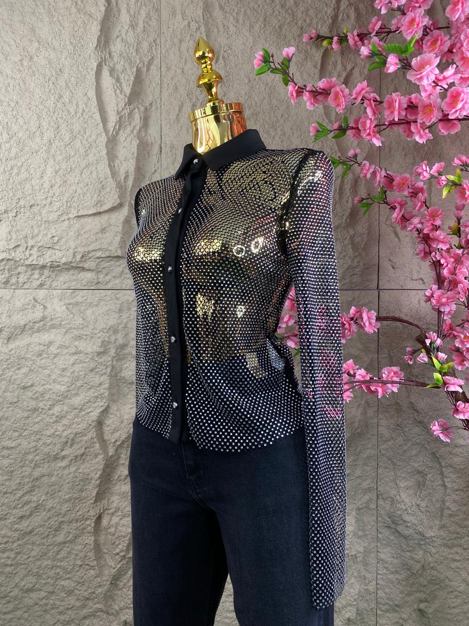 BLUSA ML DE RED Y BRILLOS CON BROCHES