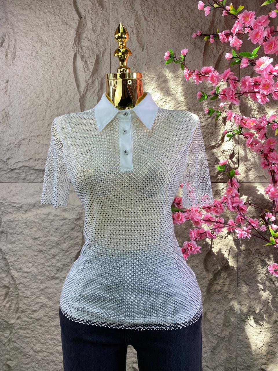 BLUSA MC CON CUELLO BRILLOS