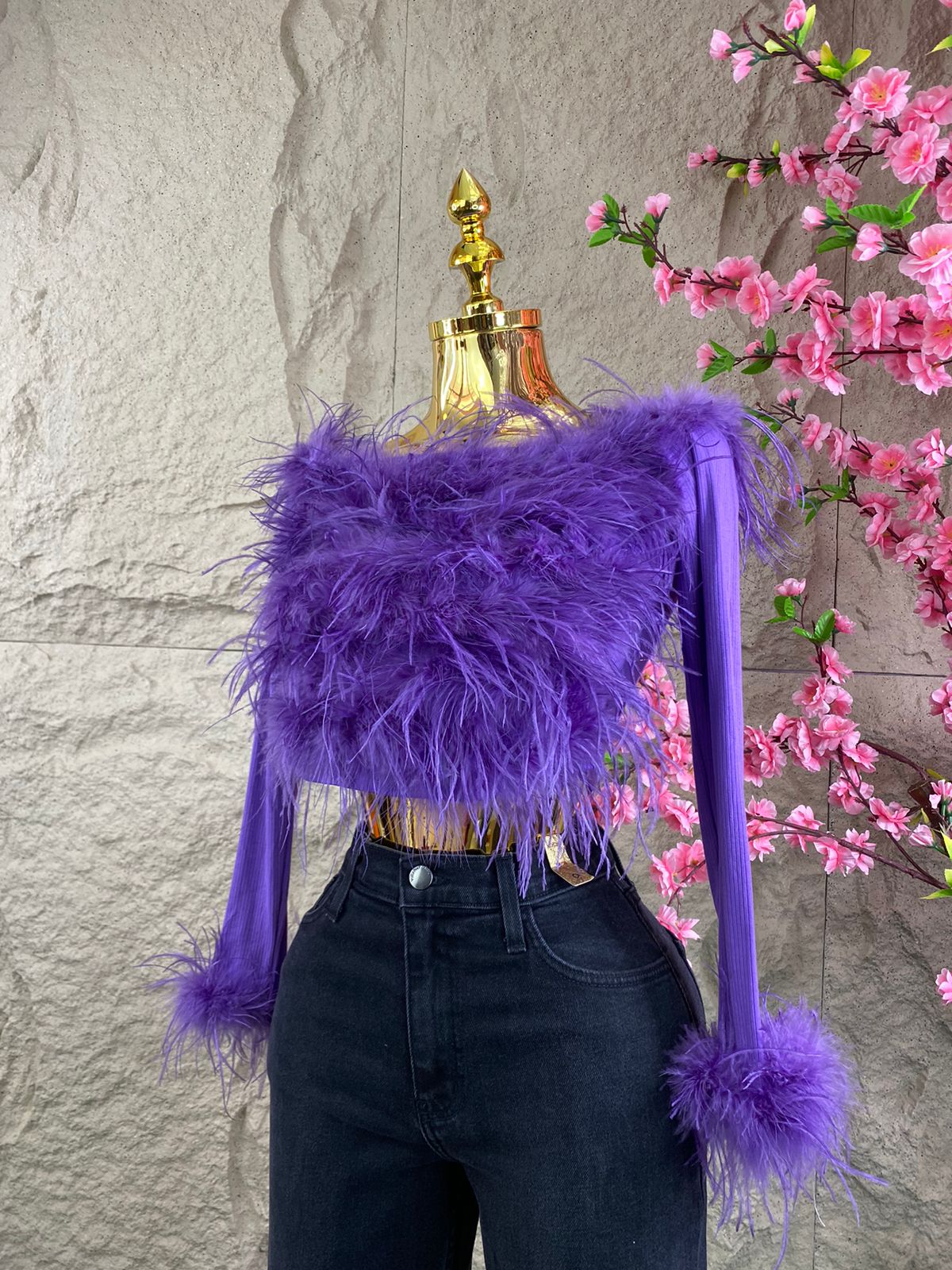 BLUSA ML TAPIZADA DE PLUMAS