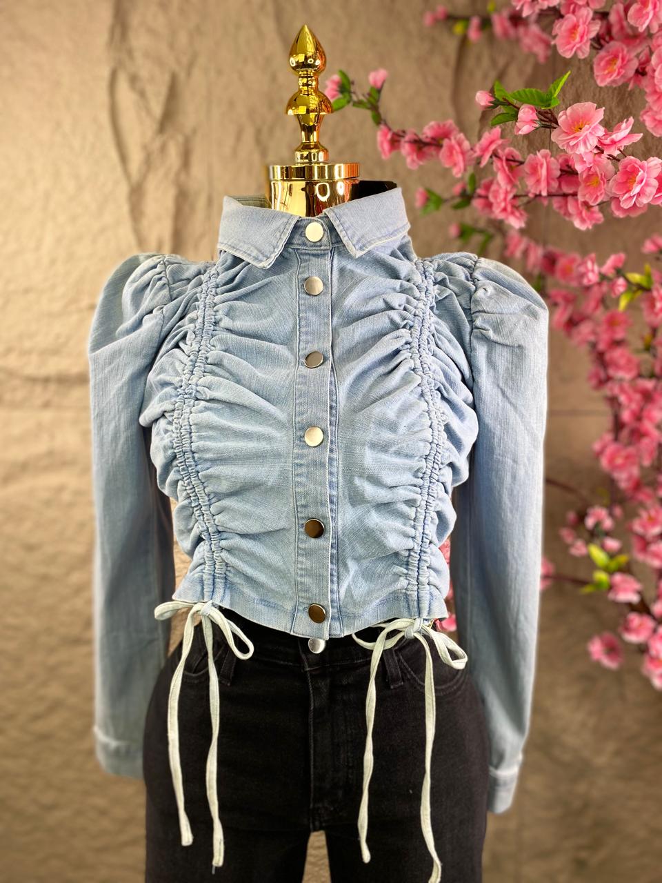 BLUSA TOP DE MEZCLILLA CON CINTAS