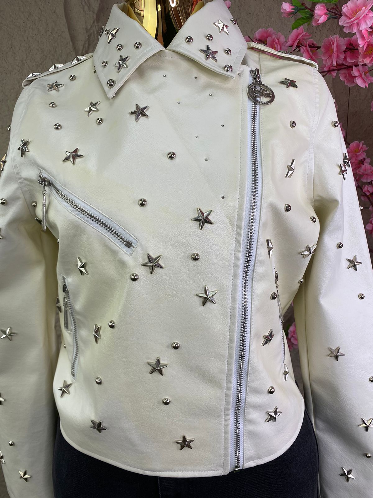CHAMARRA CON ESTRELLAS VINIPIEL MARFIL