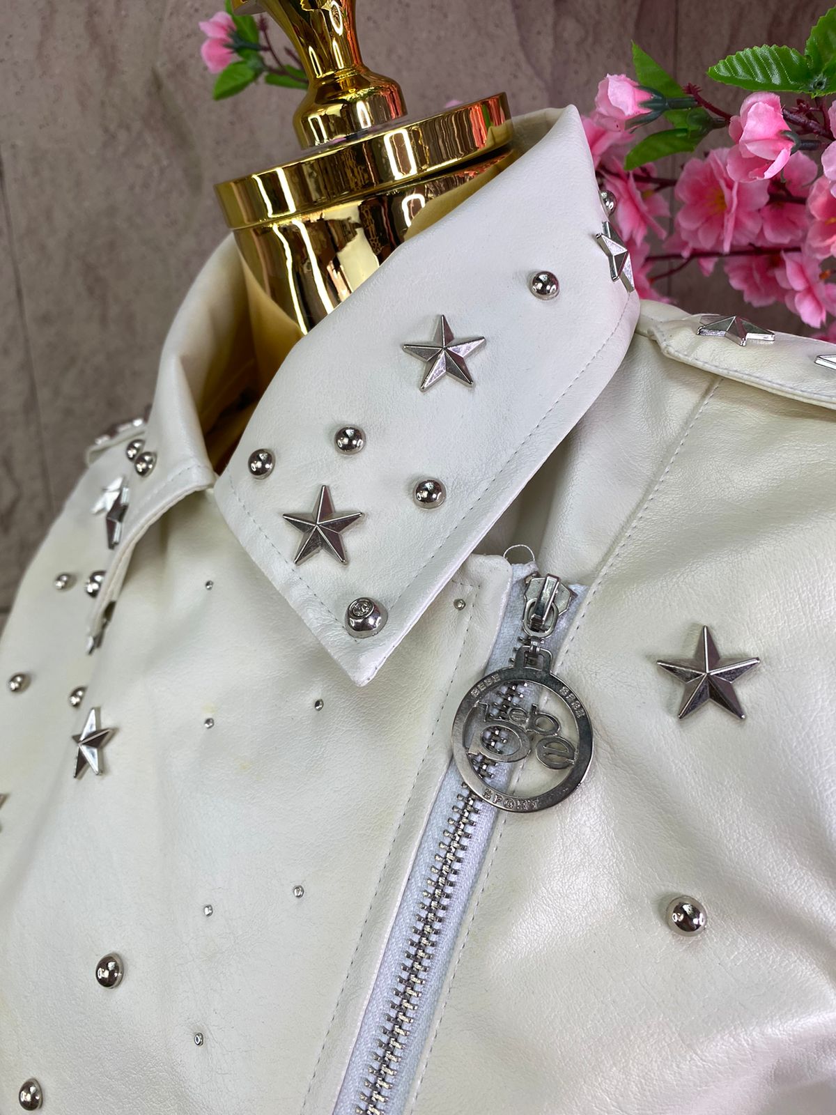 CHAMARRA CON ESTRELLAS VINIPIEL MARFIL