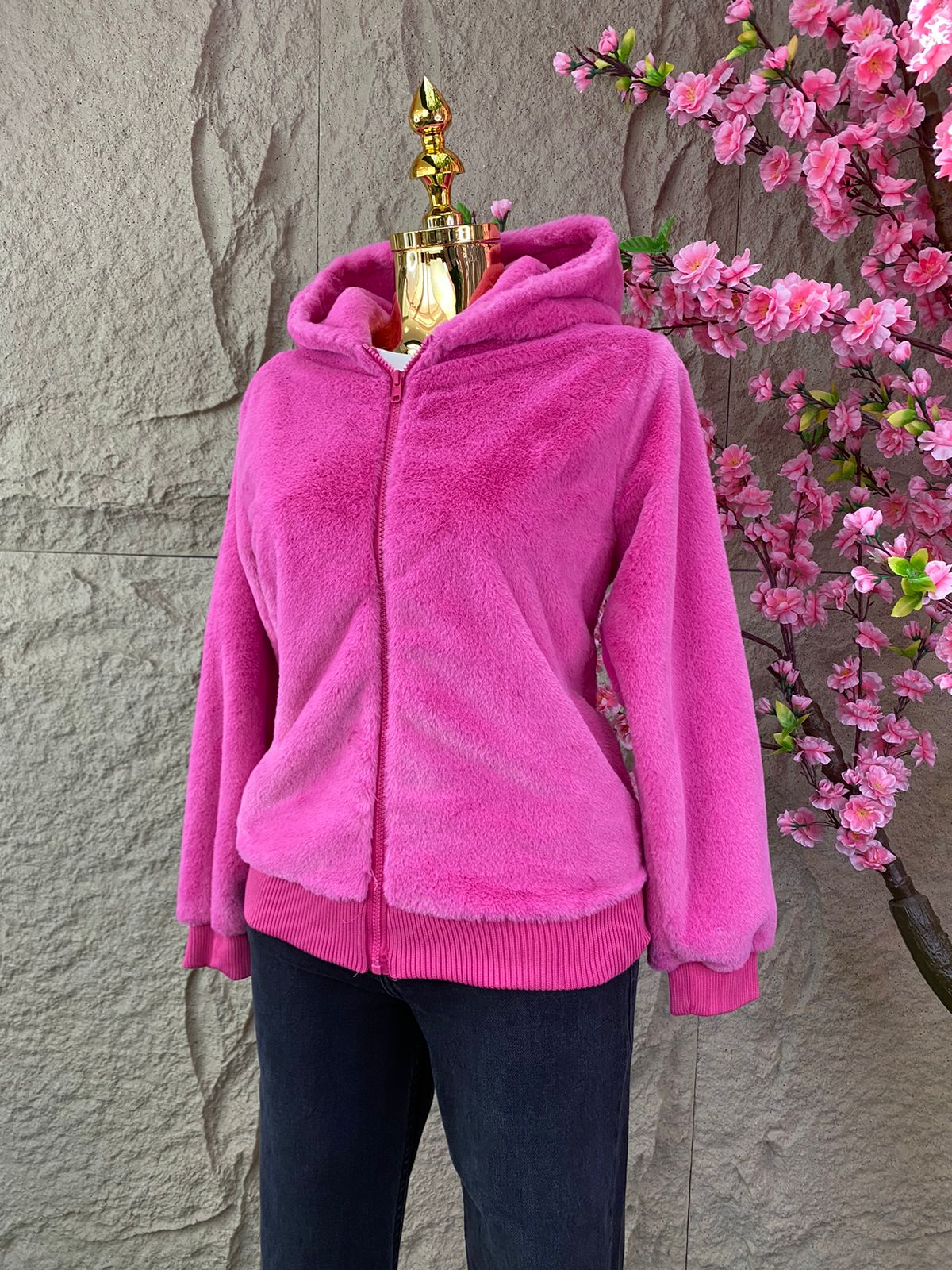 CHAMARRA CON GORRO ROSA BARBIE