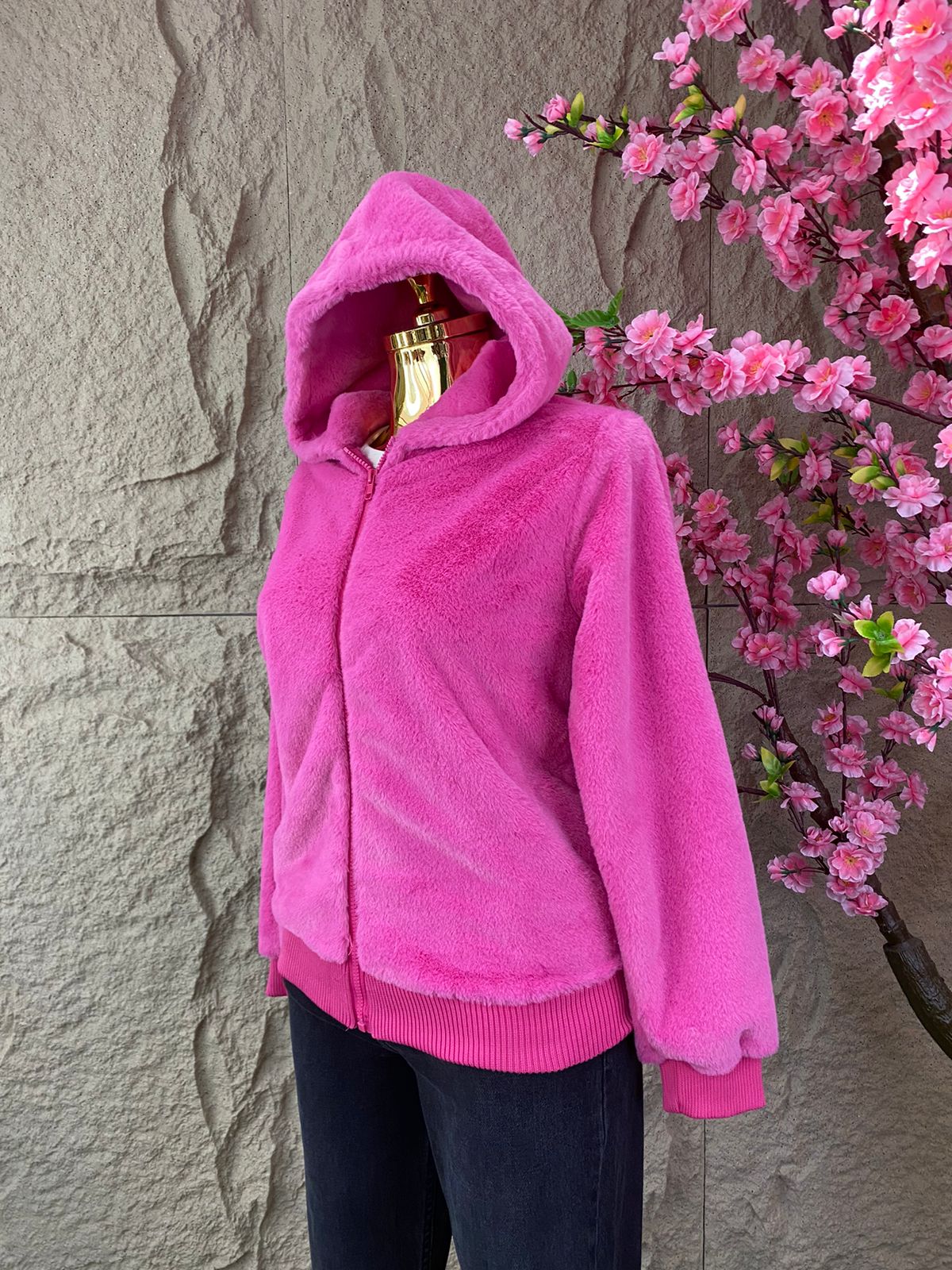 CHAMARRA CON GORRO ROSA BARBIE