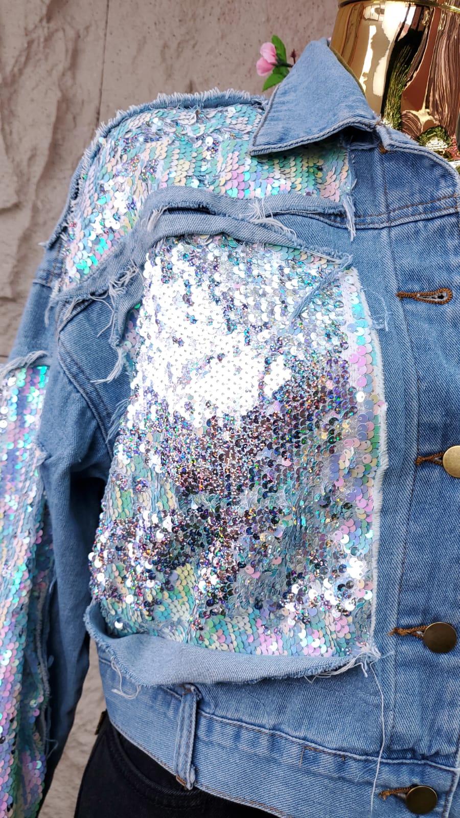 CHAMARRA DENIM CON LENTEJUELAS BICOLOR
