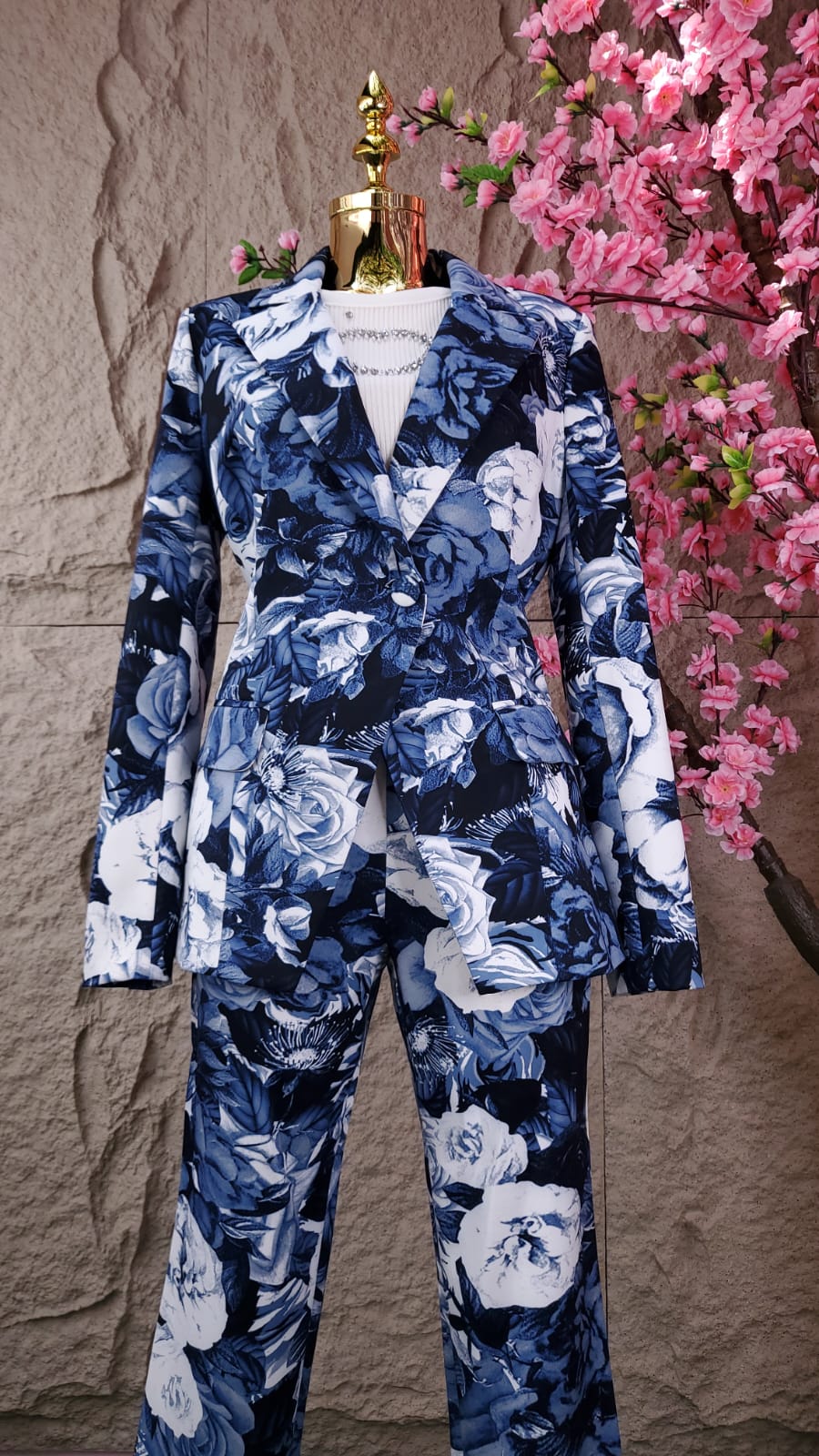 CONJUNTO PANT/SACO FLOREADO AZÚL