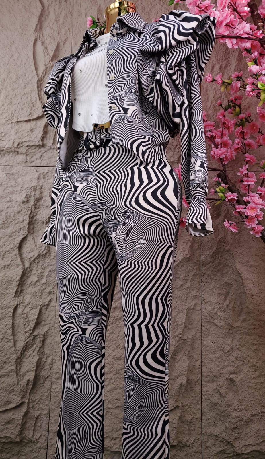 CONJUNTO PANT/SACO CORTO CON ONDAS BEIGE