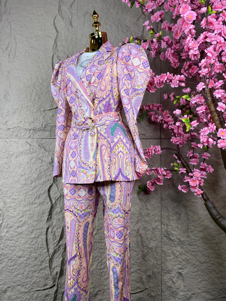 CONJUNTO PANTALON/SACO CON CINTURON MULTICOLOR
