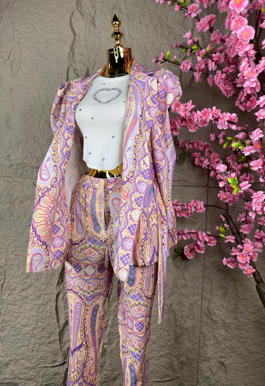 CONJUNTO PANTALON/SACO CON CINTURON MULTICOLOR