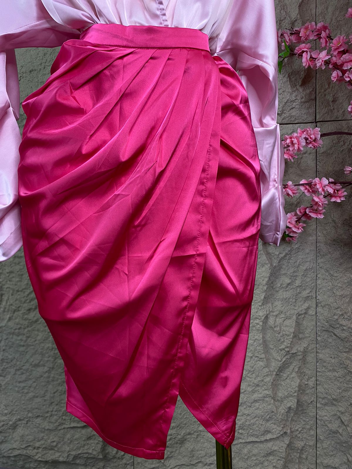 CONJUNTO PANTYBLUSA/FALDA ROSA