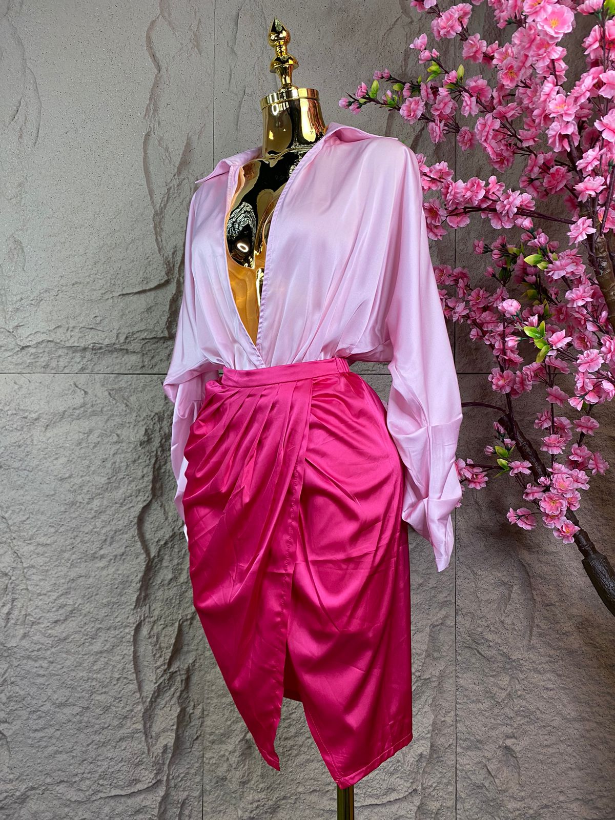 CONJUNTO PANTYBLUSA/FALDA ROSA