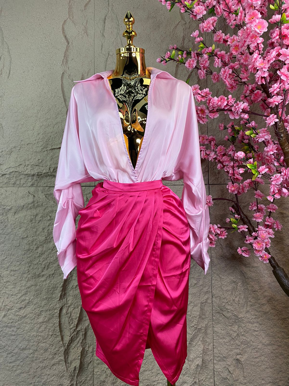 CONJUNTO PANTYBLUSA/FALDA ROSA