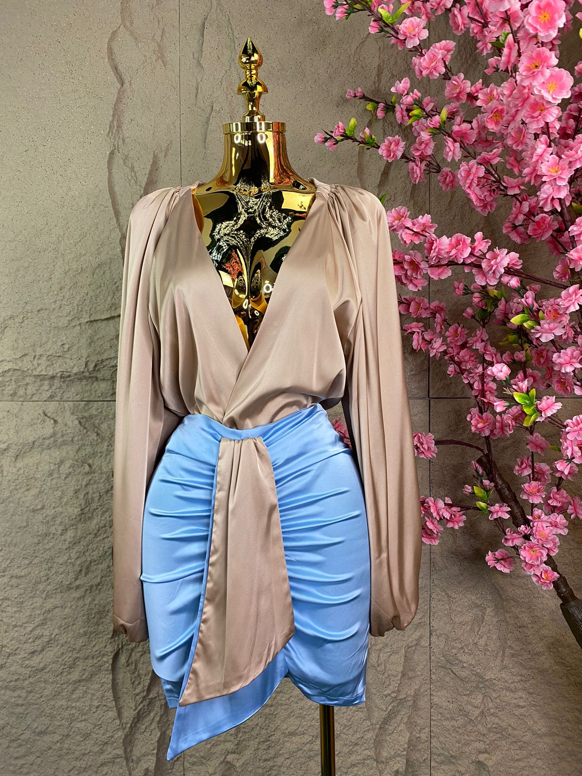 CONJUNTO PANTYBLUSA/FALDA DRAPEADA AZUL
