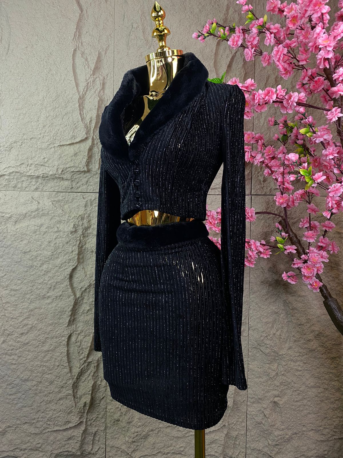 CONJUNTO SACO CUELLO PELUCHE/FALDA NEGRO