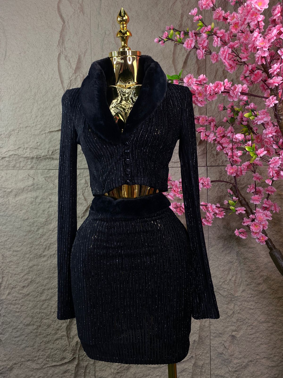 CONJUNTO SACO CUELLO PELUCHE/FALDA NEGRO