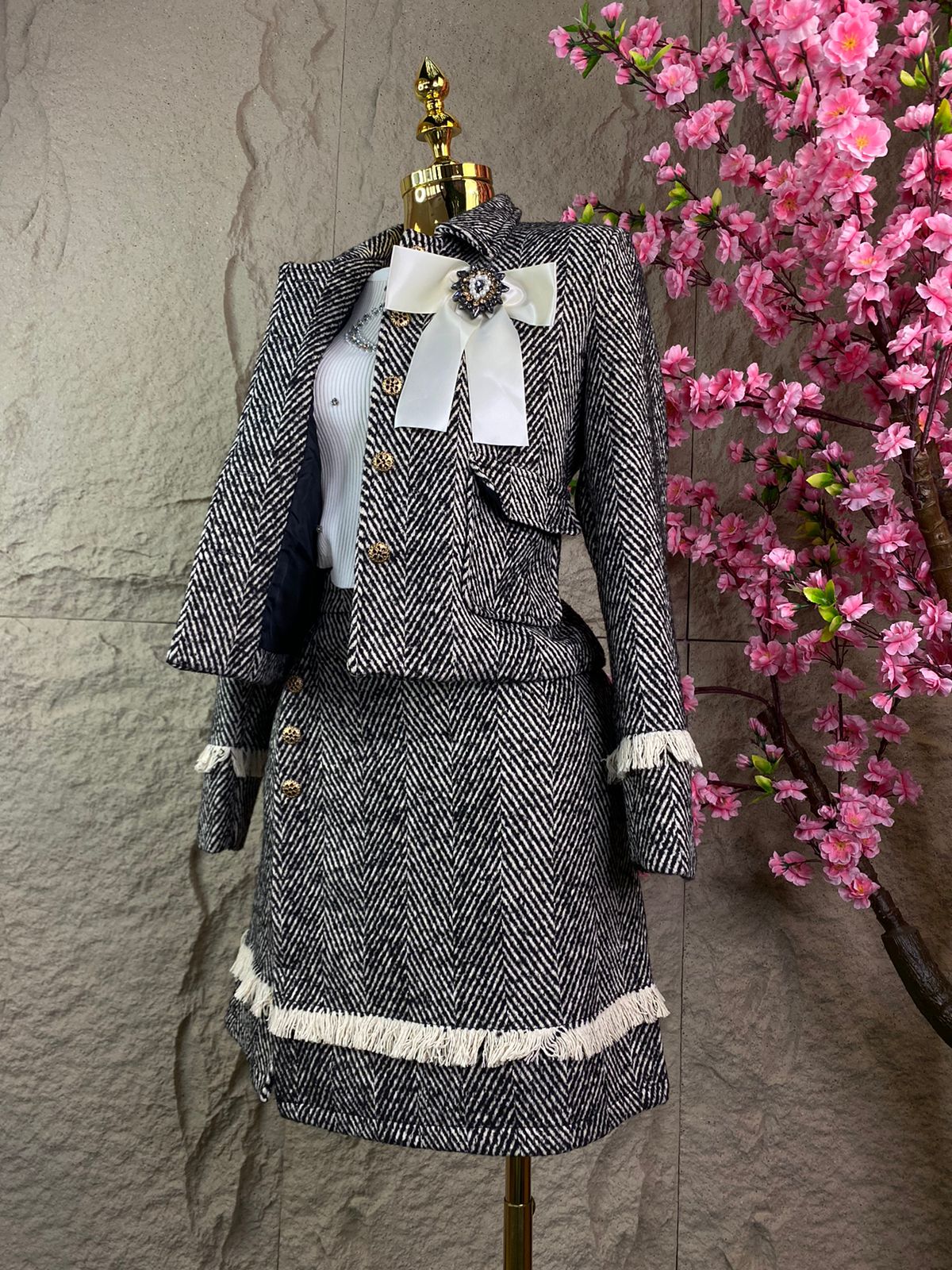 CONJUNTO SACO Y FALDA CORTA CAFE
