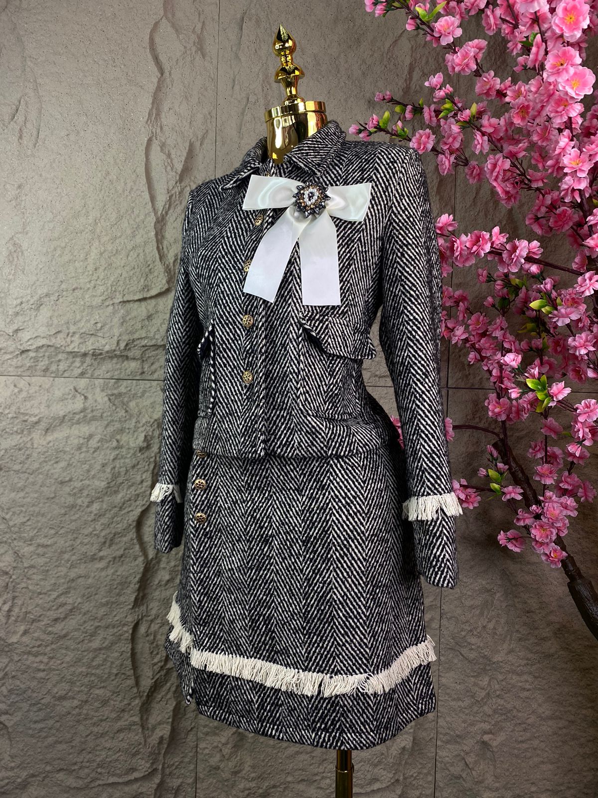 CONJUNTO SACO Y FALDA CORTA CAFE