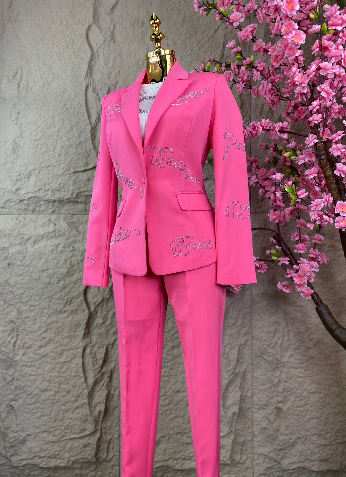 CONJUNTO PANT/SACO CON BRILLOS ROSA BARBIE