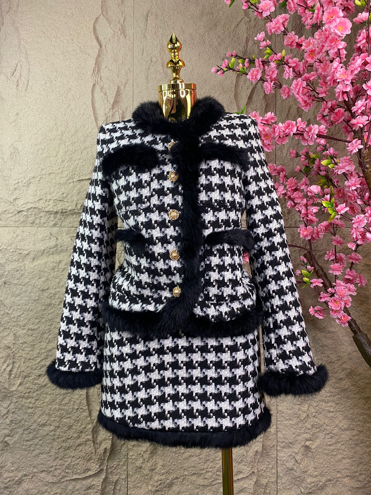 CONJUNTO SACO/FALDA CON PELUCHE EN PUÑOS BICOLOR