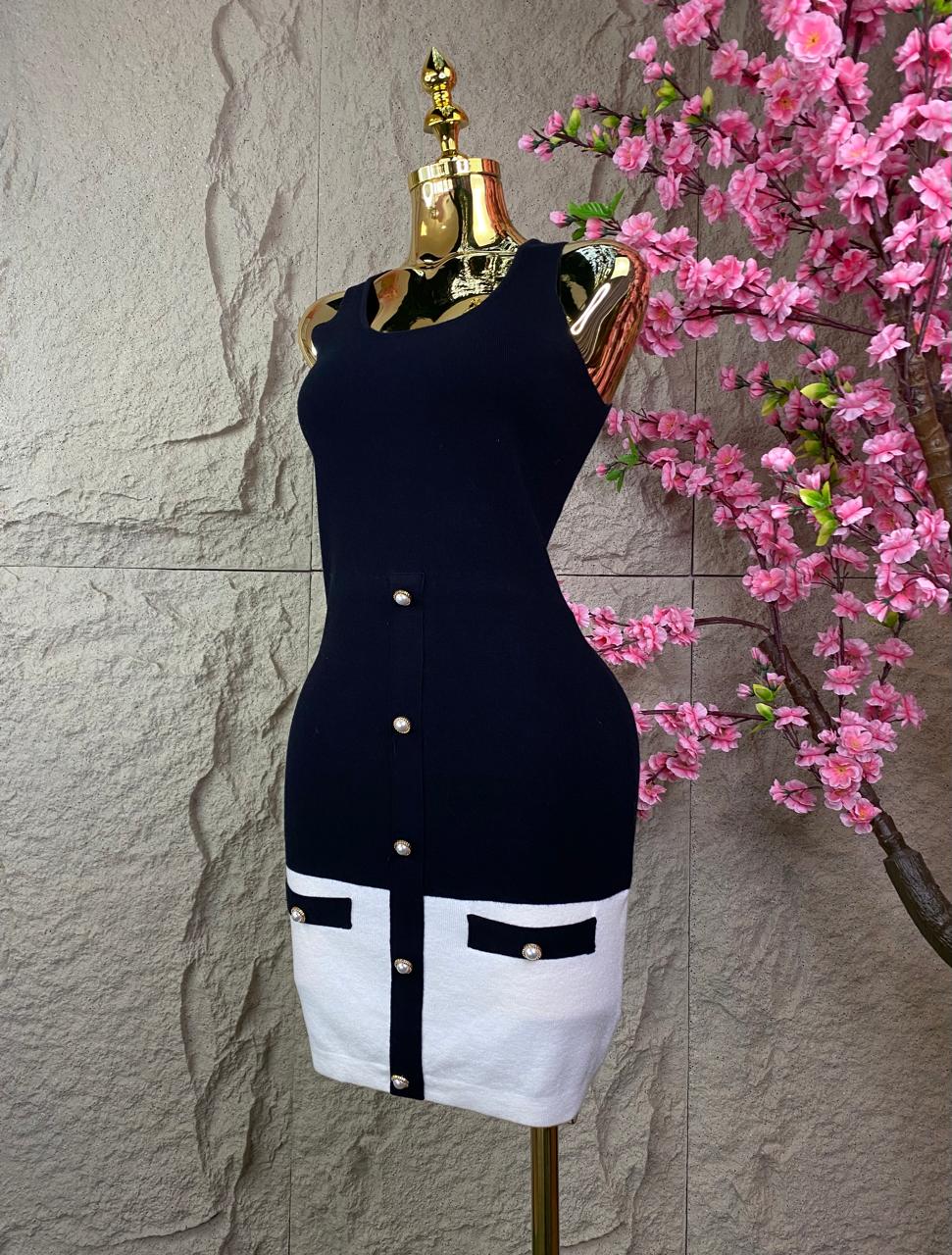 CONJUNTO VESTIDO/SWEATER CON BOTONES DE PERLAS BICOLOR