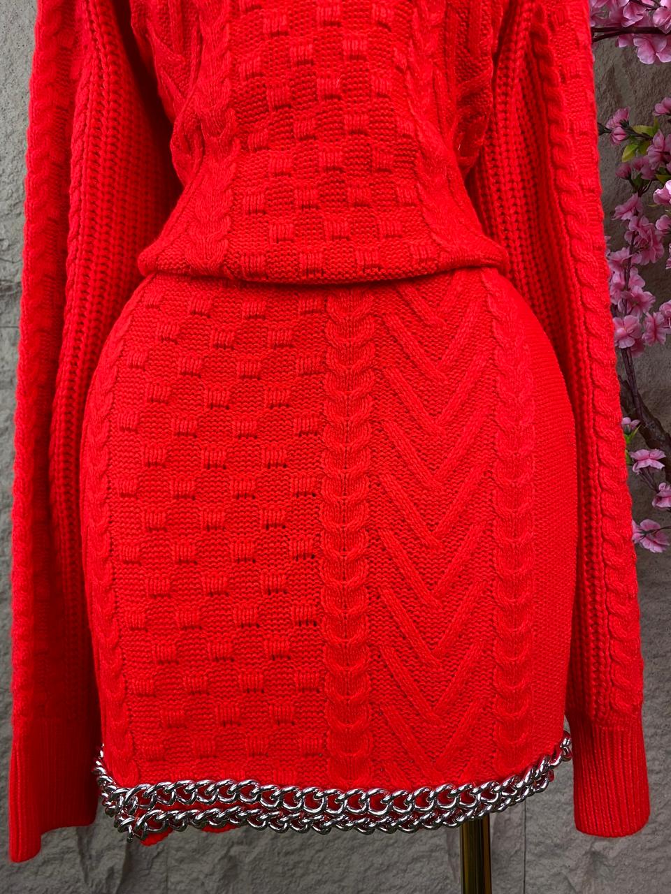 CONJUNTO SWEATER/FALDA CADENAS ROJO