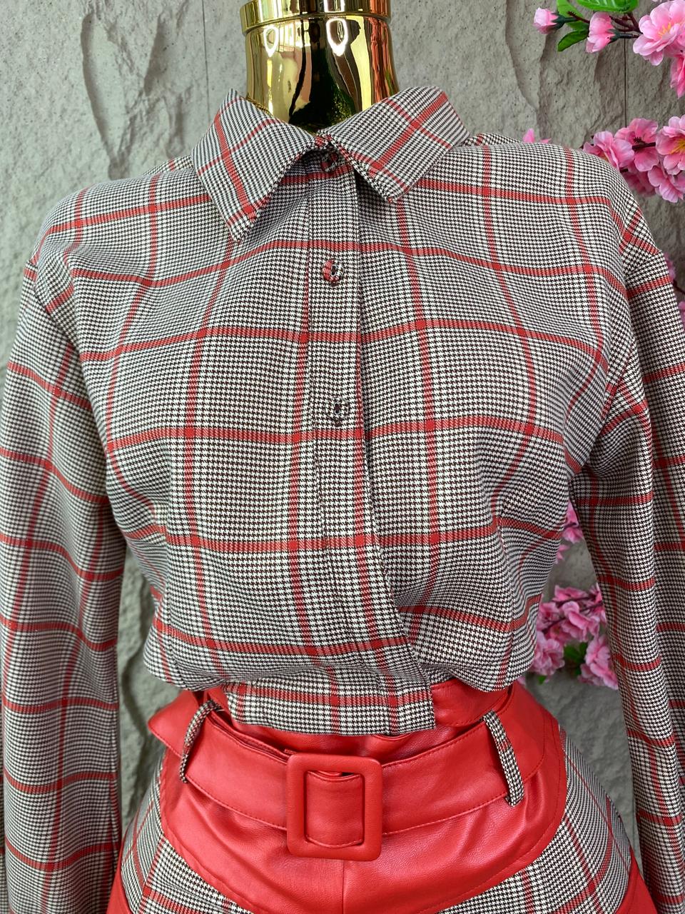 CONJUNTO SHORT/ SACO A CUADROS CAFE