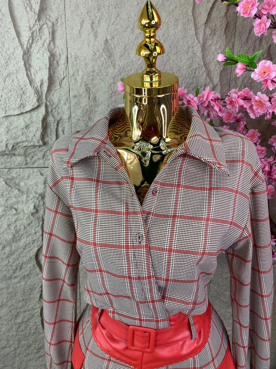 CONJUNTO SHORT/ SACO A CUADROS CAFE
