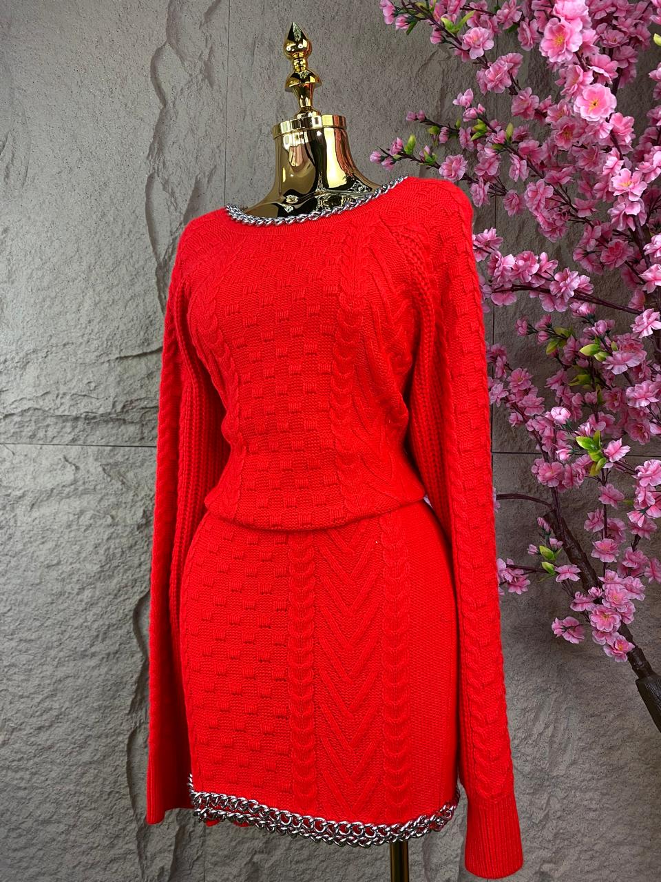 CONJUNTO SWEATER/FALDA CADENAS ROJO