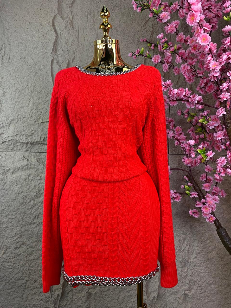 CONJUNTO SWEATER/FALDA CADENAS ROJO